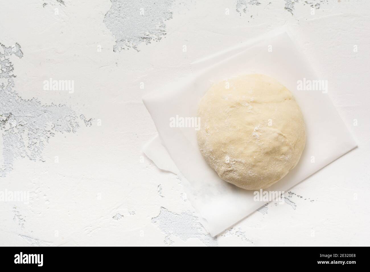 Dough and ingredients for the preparation of pasta, dough, eggs, flour