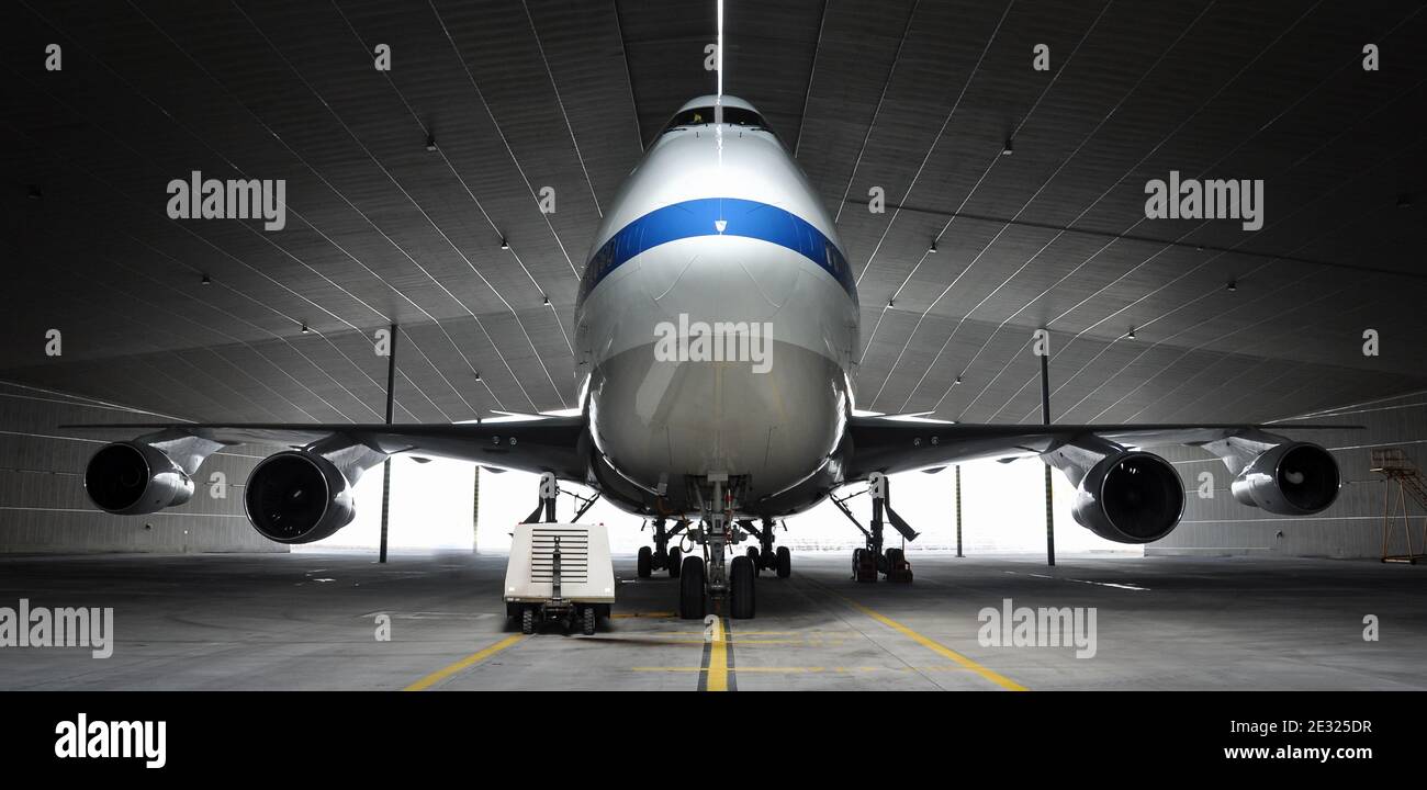 Hangar Straight High Resolution Stock Photography and Images - Alamy