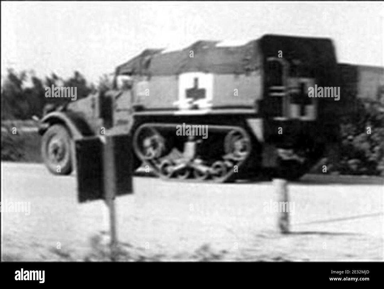 [ PLASTIC SOLDIER ]  Half track  M3A1 M3-halftrack-ambulance-2-2E32MJD