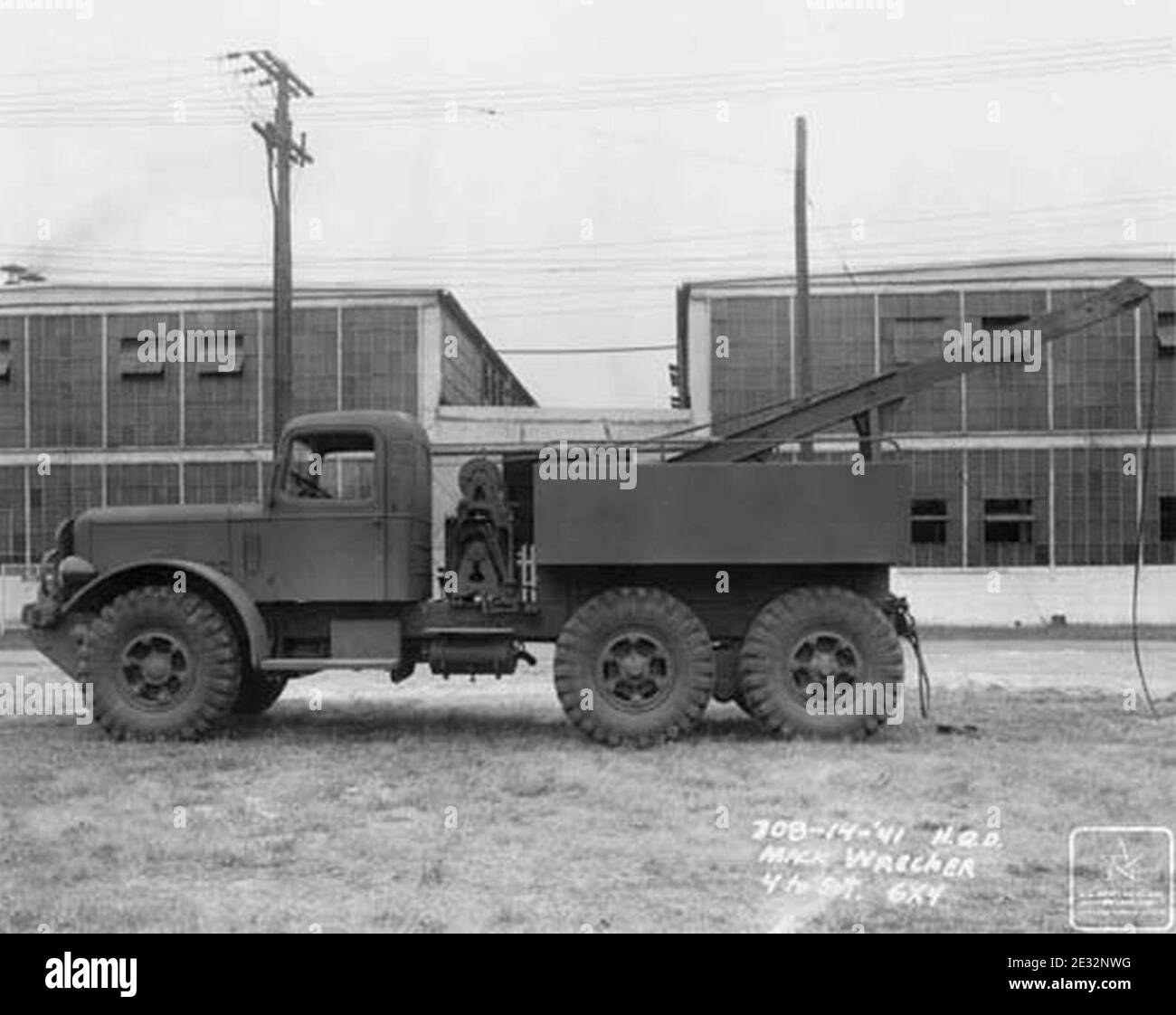 Mack wrecker hires stock photography and images Alamy