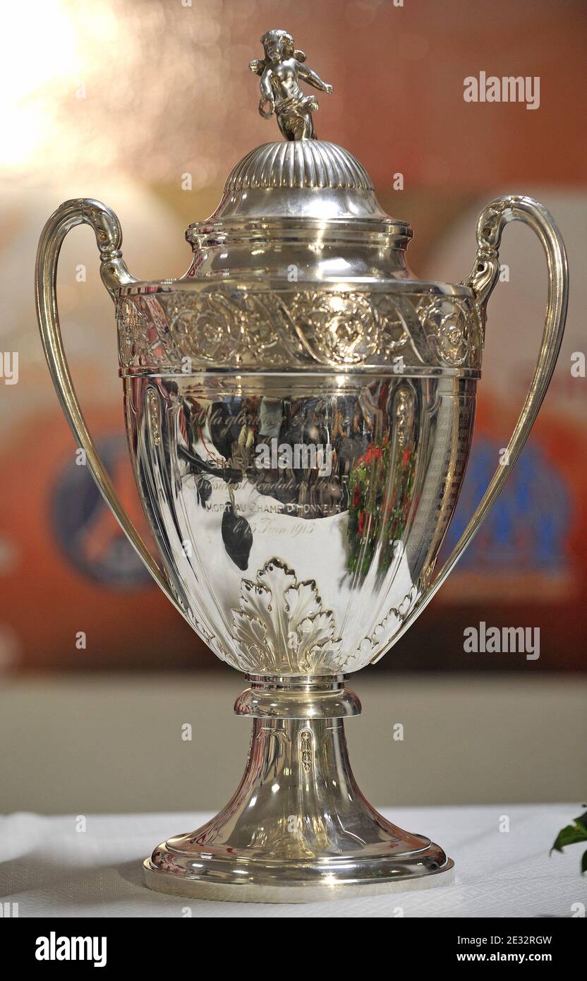 Coupe de france trophy hi-res stock photography and images - Alamy