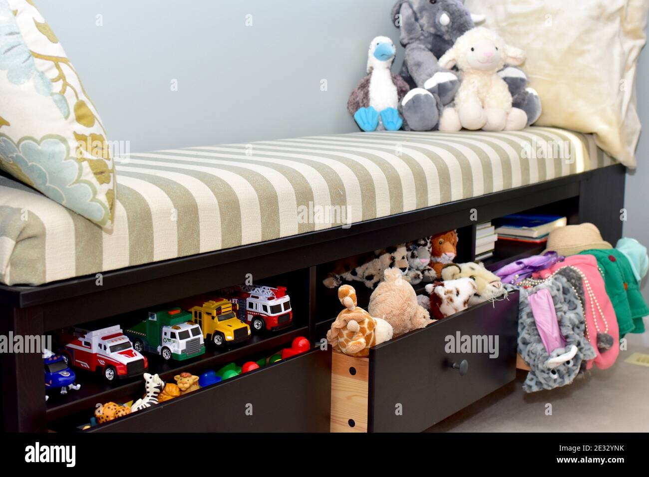 Easy simple home storage solutions for children's play area to clean up toys, games, books ...