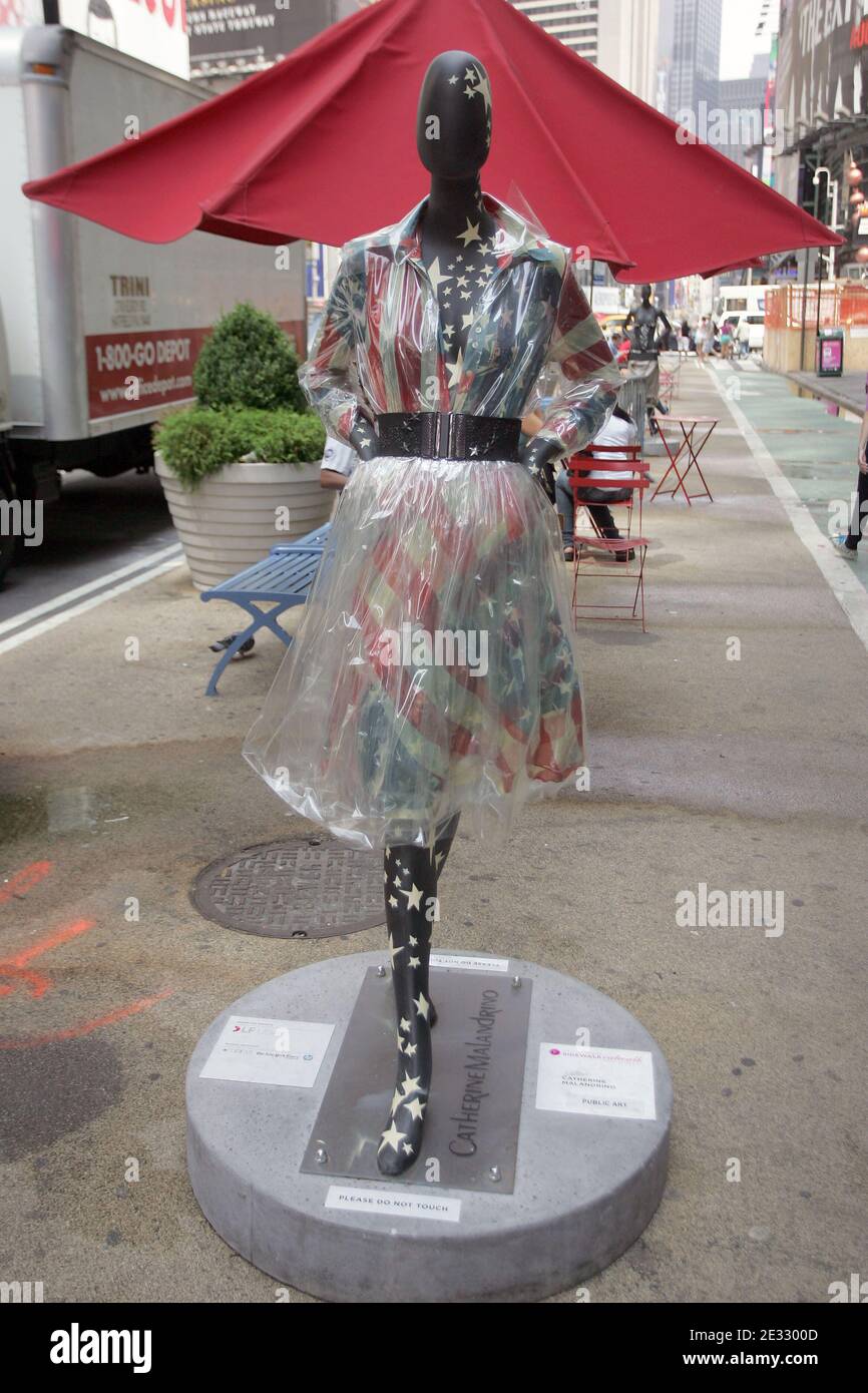 Mannequin by Catherine Malandrino at The Fashion Center Presents