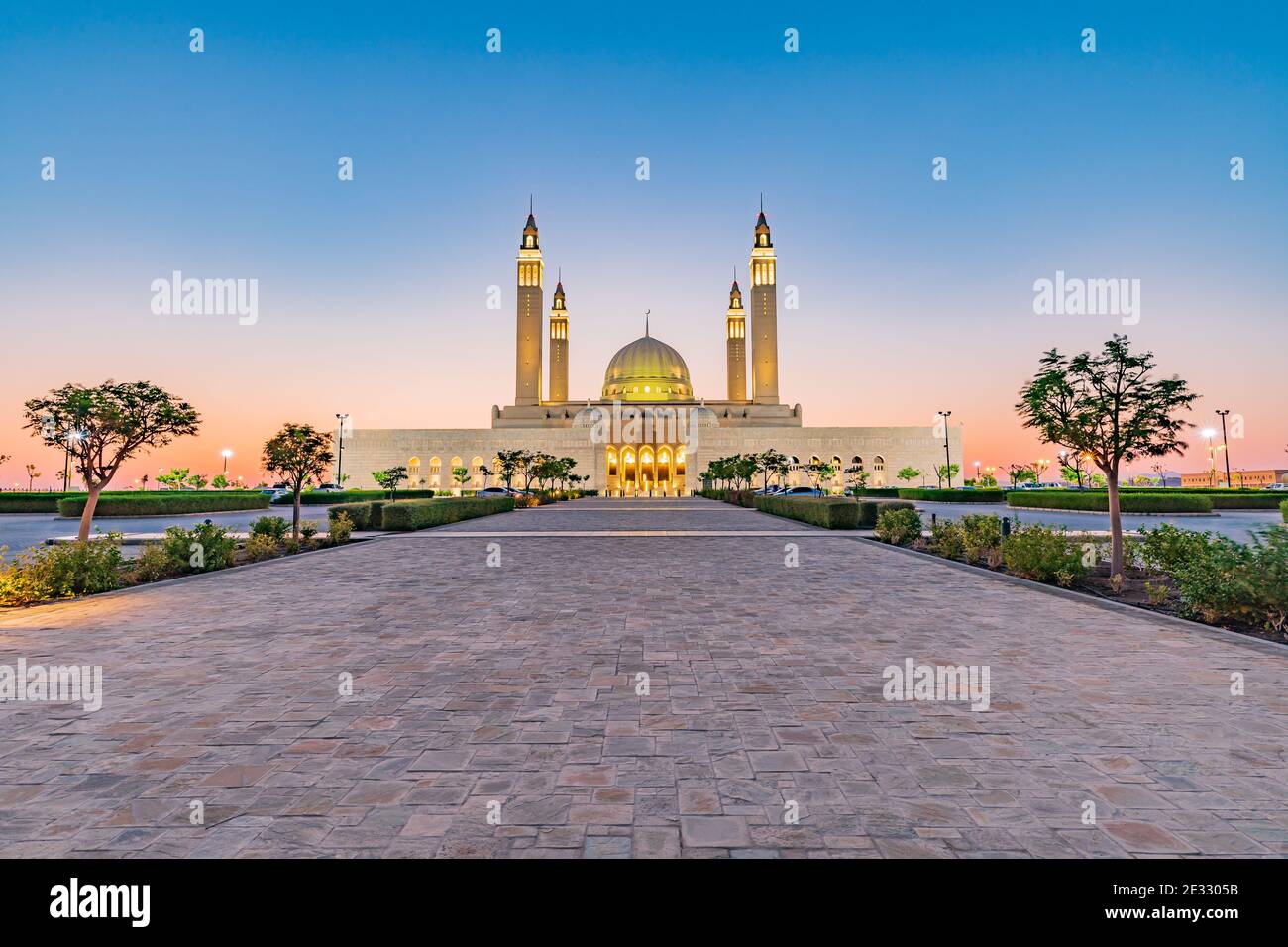 Middle East, Arabian Peninsula, Oman, Ad Dakhiliyah, Nizwa. Sunset at