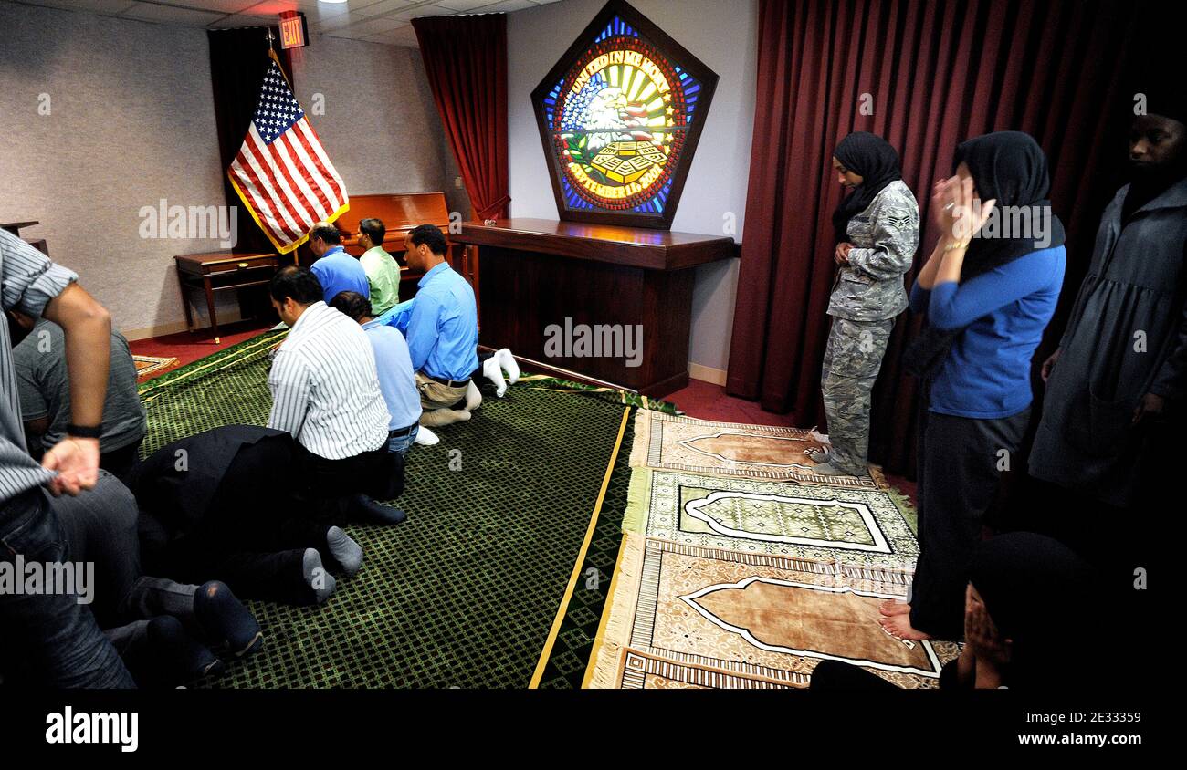 Pentagon Invocation Muslim Pentagon employees pray in the non-denominational Memorial ...