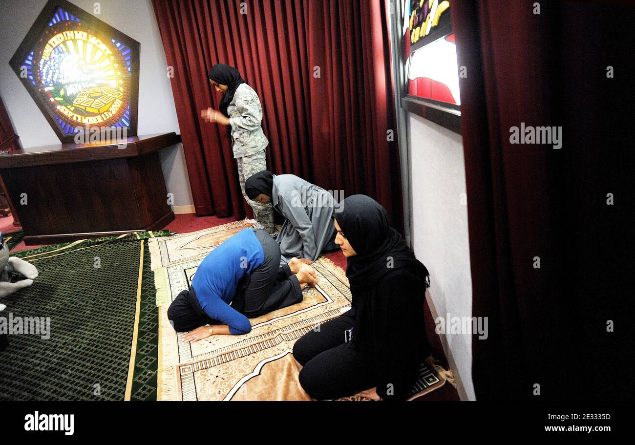 Pentagon Invocation Muslim Pentagon employees pray in the non-denominational Memorial ...
