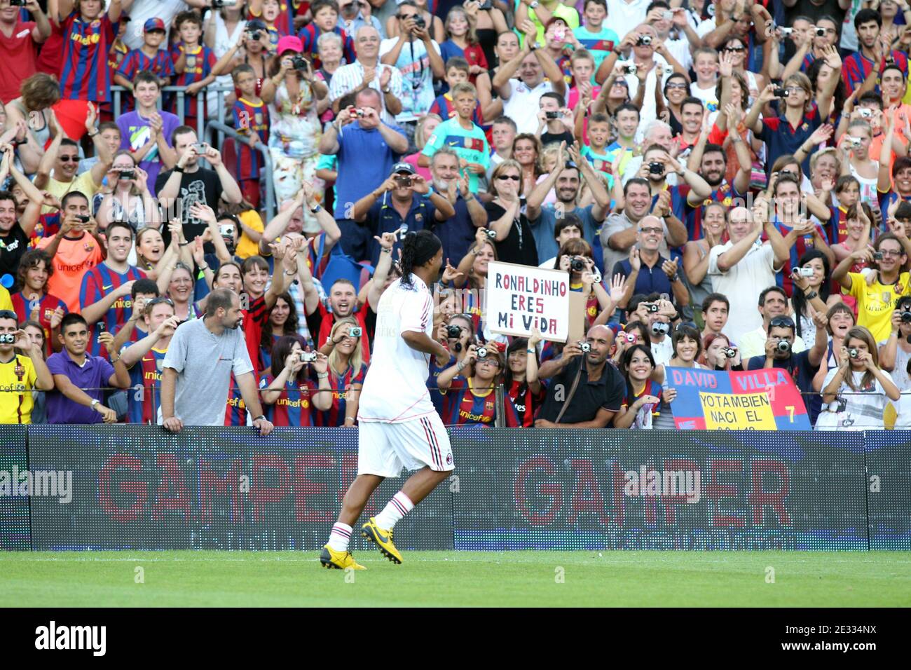 Page 16 Ronaldinho Barcelona High Resolution Stock Photography And Images Alamy