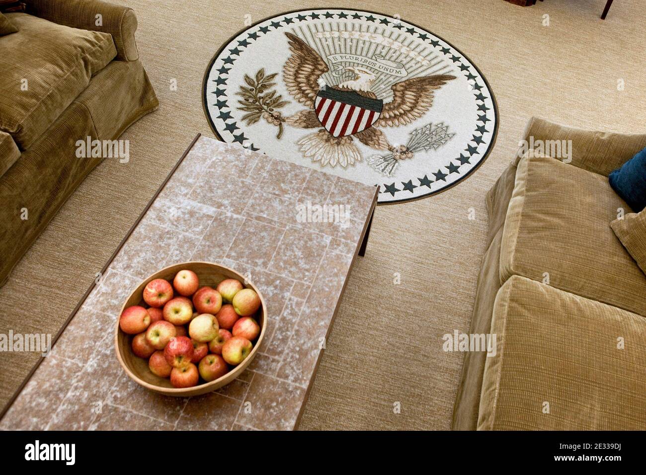 Oval office rug hires stock photography and images Alamy