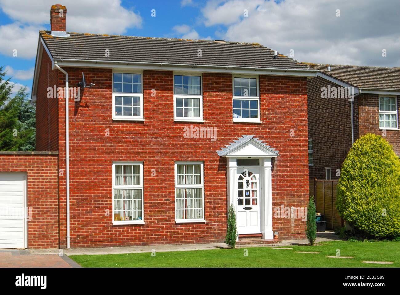 Modern detached houses, Barratt Homes Development, Edwinstowe, Nottinghamshire,  England, United Kingdom Stock Photo
