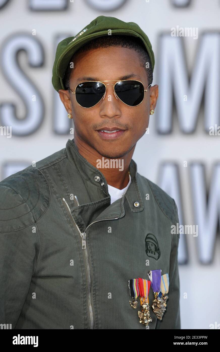 Pharrell Williams attends the 2010 Video Music Awards at the Nokia Theatre  in Los Angeles, California on September 12, 2010. Photo by Lionel  Hahn/ABACAPRESS.COM. (Pictured: Pharrell Williams Stock Photo - Alamy