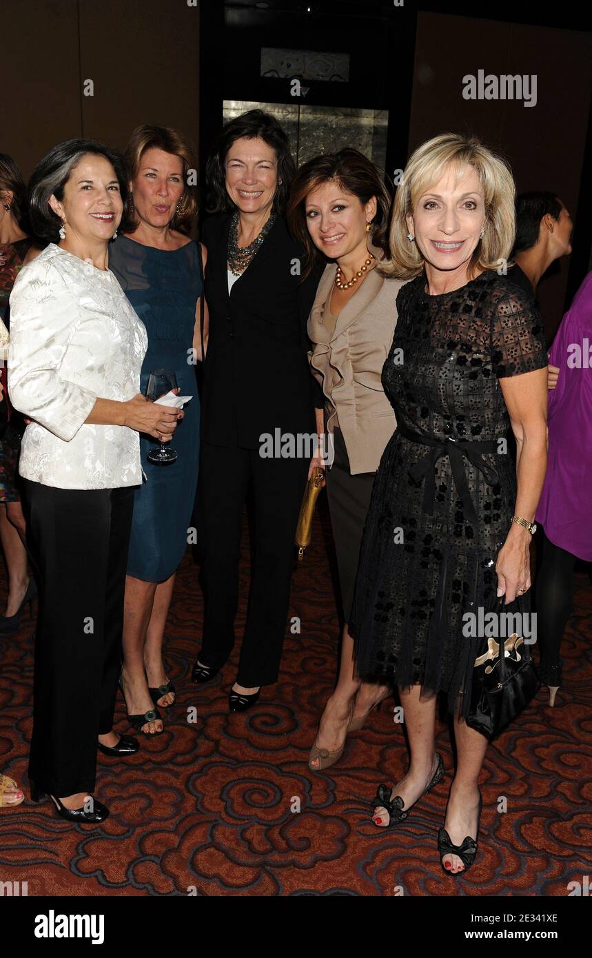 Diana Taylor and Maria Bartiromo attending the Fifth Important Dinner for Women hosted by Her Majesty Queen Rania Al Abdullah, Wendy Murdoch and Indra Nooyi in order to achieve delivery of Millennium Development Goals for girls and women held at the Mandarin Oriental Hotel in New York City on September 20, 2010. Photo by Graylock/ABACAPRESS.COM (Pictured: Diana Taylor, Maria Bartiromo) Stock Photo