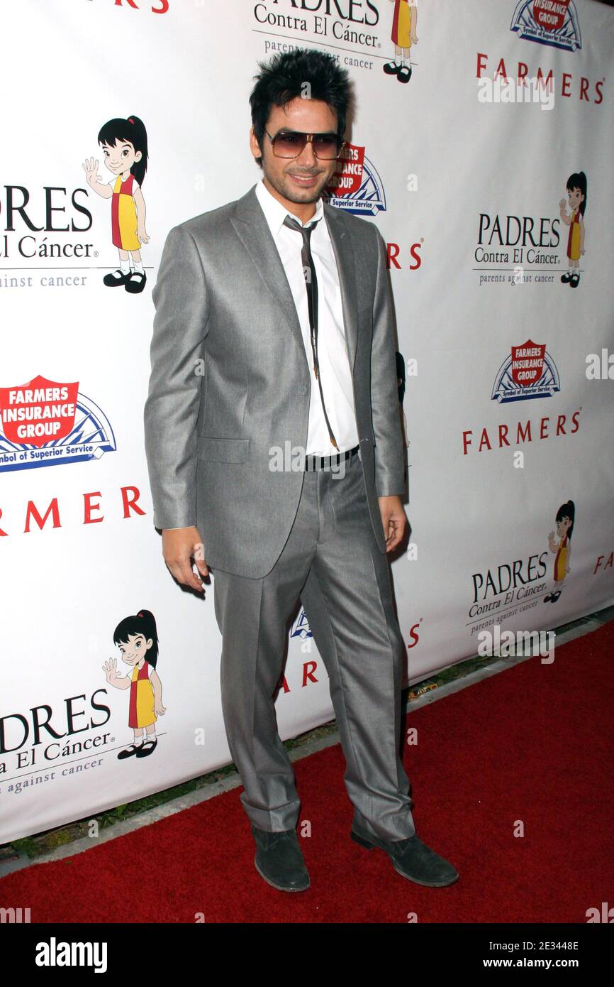 Beto Cuevas arriving for Padres Contra El Cancer El Sueno De Esperanza