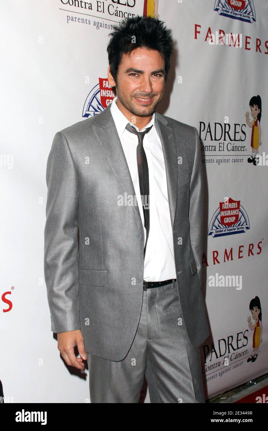 Beto Cuevas arriving for Padres Contra El Cancer El Sueno De Esperanza