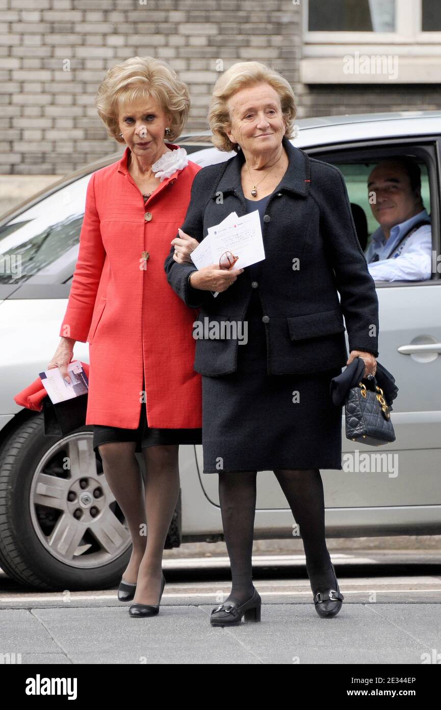 Lily Safra (L) and Bernadette Chirac attending the press conference and
