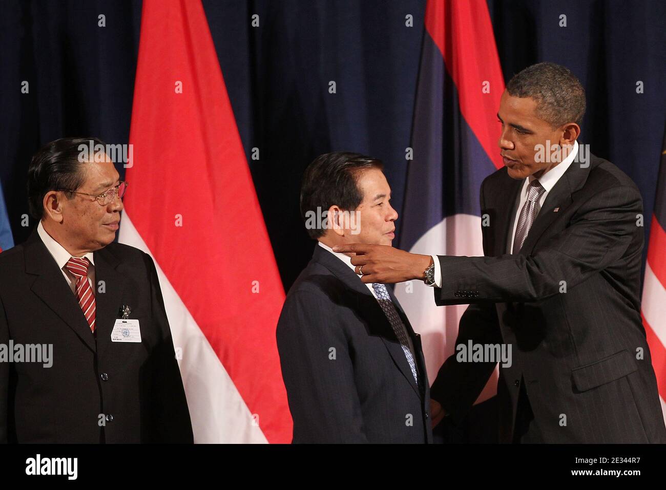 President Barack Obama (R) attends a working luncheon with ASEAN leaders President of Laos Choummaly Sayasone (L) and President of Vietnam Nguyen Minh Triet (C) September 24, 2010 in New York City. Obama has been in New York since Wednesday attending the annual General Assembly at the United Nations, where yesterday he stressed the need for a resolution between Israel and Palestine, and a renewed international effort to keep Iran from attaining nuclear weapons. Pool Photo by Spencer Platt/ABACAPRESS.COM (Pictured: Barack Obama, Nguyen Minh Triet, Choummaly Sayasone) Stock Photo