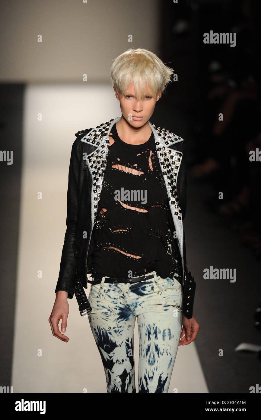 A model displays a creation by Christophe Decarnin for Balmain spring-summer  2011 ready-to wear collection presentation in Paris, France on September  30, 2010. Photo by Nicolas Gouhier/ABACAPRESS.COM Stock Photo - Alamy