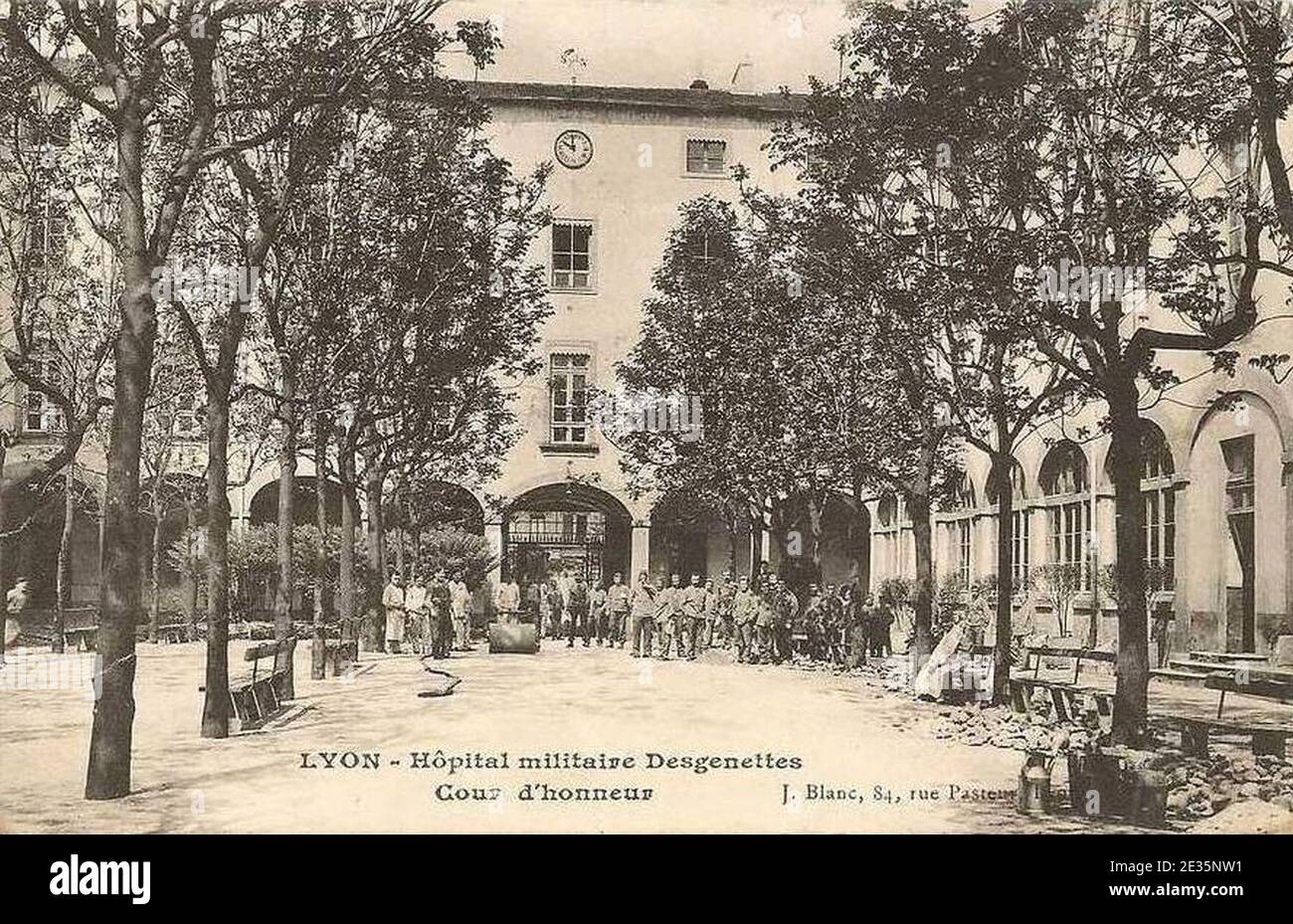 Carte Photo Ancienne - CPA 69 Lyon - Caserne (?) - Début 1900 - Noir Et Blanc