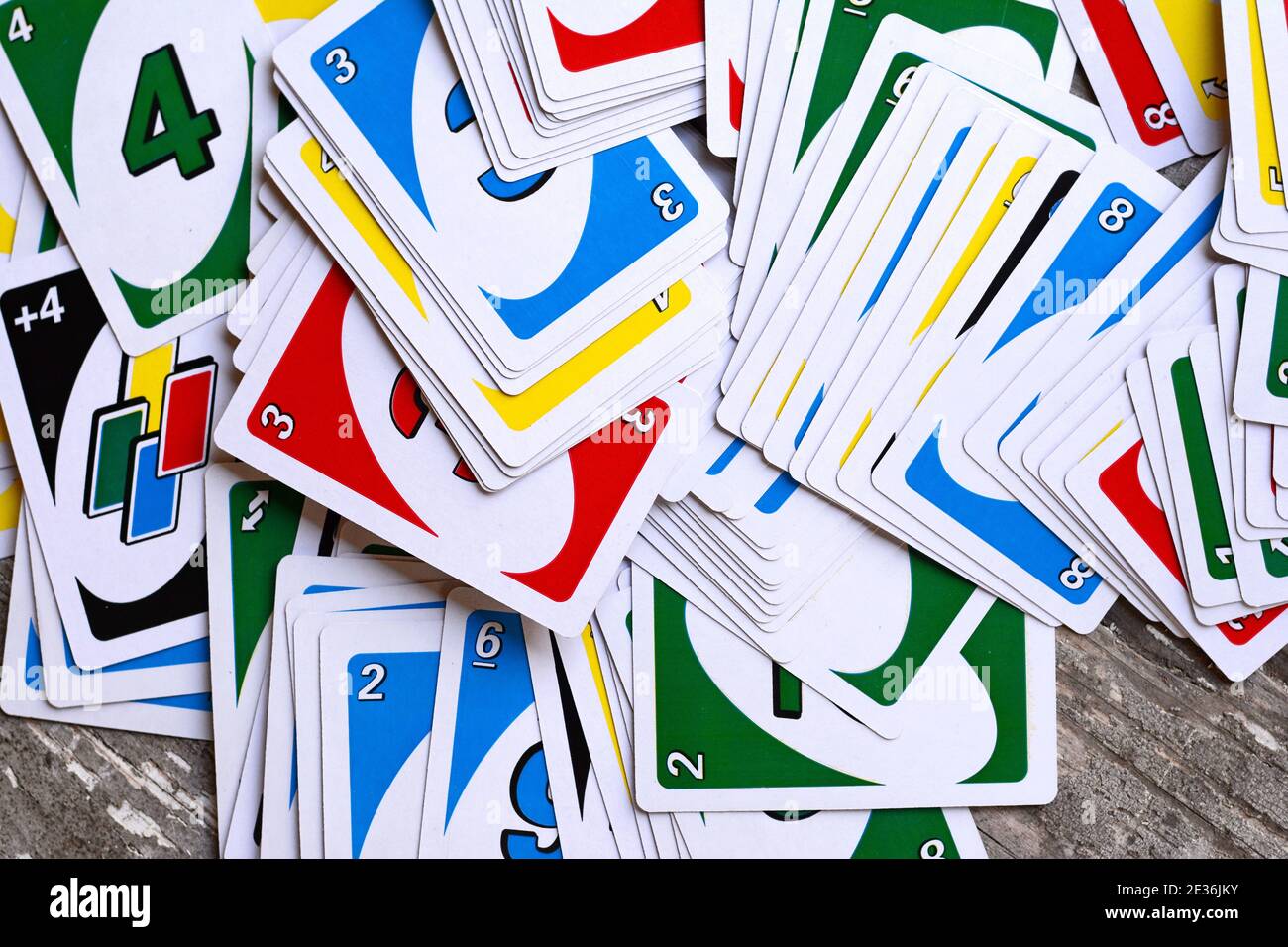 Uno playing cards: Cùng tận hưởng những giây phút vui vẻ và đầy kích thích với trò chơi Uno và các thẻ chơi tuyệt vời của nó. Với những chiến thuật táo bạo của mình, bạn sẽ dễ dàng chiến thắng và giành chiến thắng. Hãy cùng nhau chơi Uno và trở thành tay chơi giỏi nhất nhé!