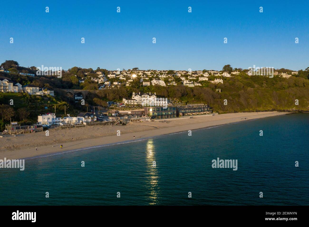 Aerial meeting hi-res stock photography and images - Alamy