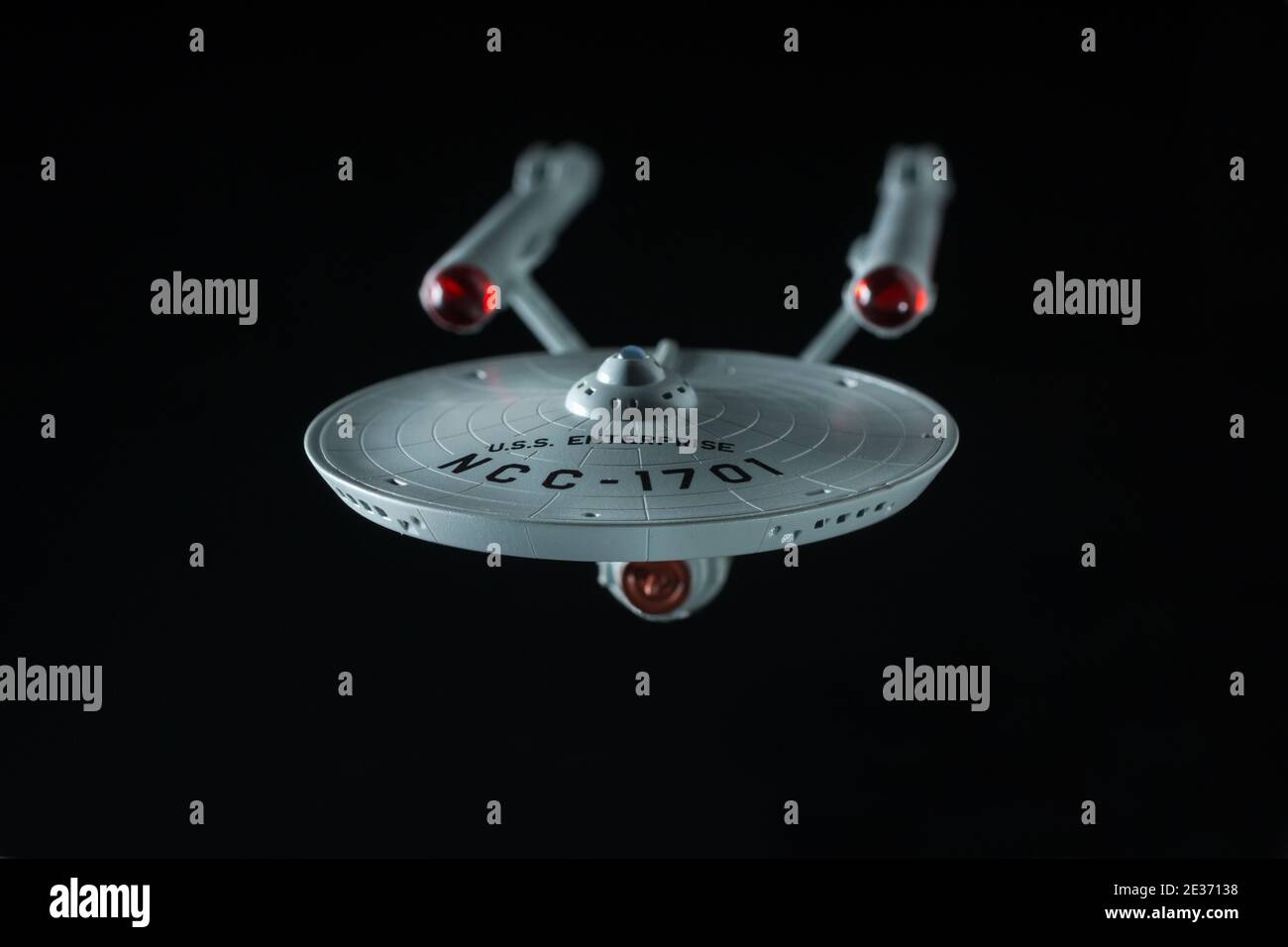 Uss enterprise star trek hi-res stock photography and images - Alamy