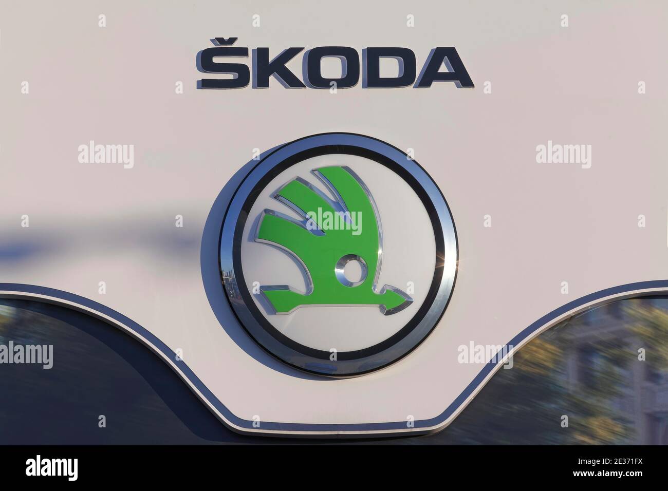 Skoda, logo in front of a car dealership, car brand of Volkswagen AG, Duesseldorf, North Rhine-Westphalia, Germany Stock Photo