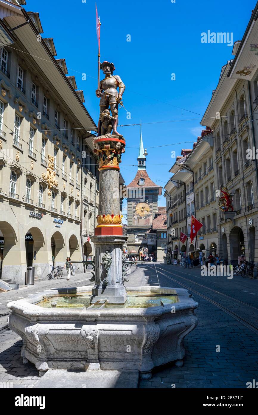 Schuetzenbrunnen, Bern old town with clock tower Zytglogge, inner city, Bern, canton Bern, Switzerland Stock Photo
