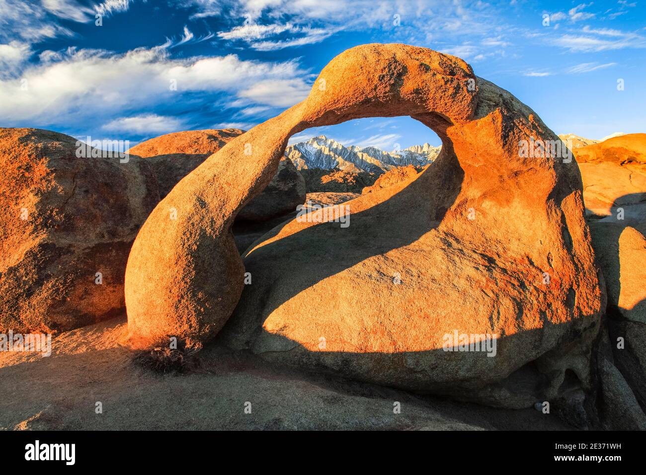Lone pine peak at sunrise hires stock photography and images Alamy