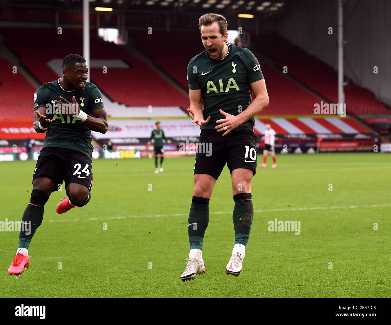 Tottenham Hotspur's Harry Kane celebrates scoring his side's second goal of the game during the Premier League match at Bramall Lane, Sheffield. Stock Photo