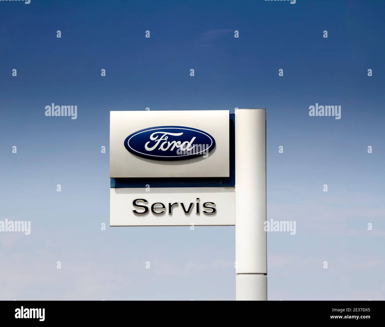 Ford service signage hi-res stock photography and images - Alamy