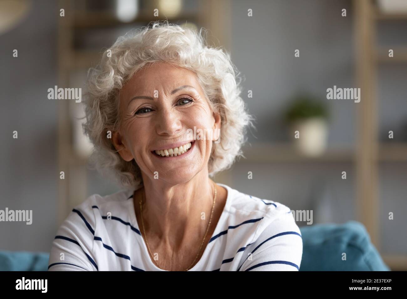Grey haired old woman hi-res stock photography and images - Alamy