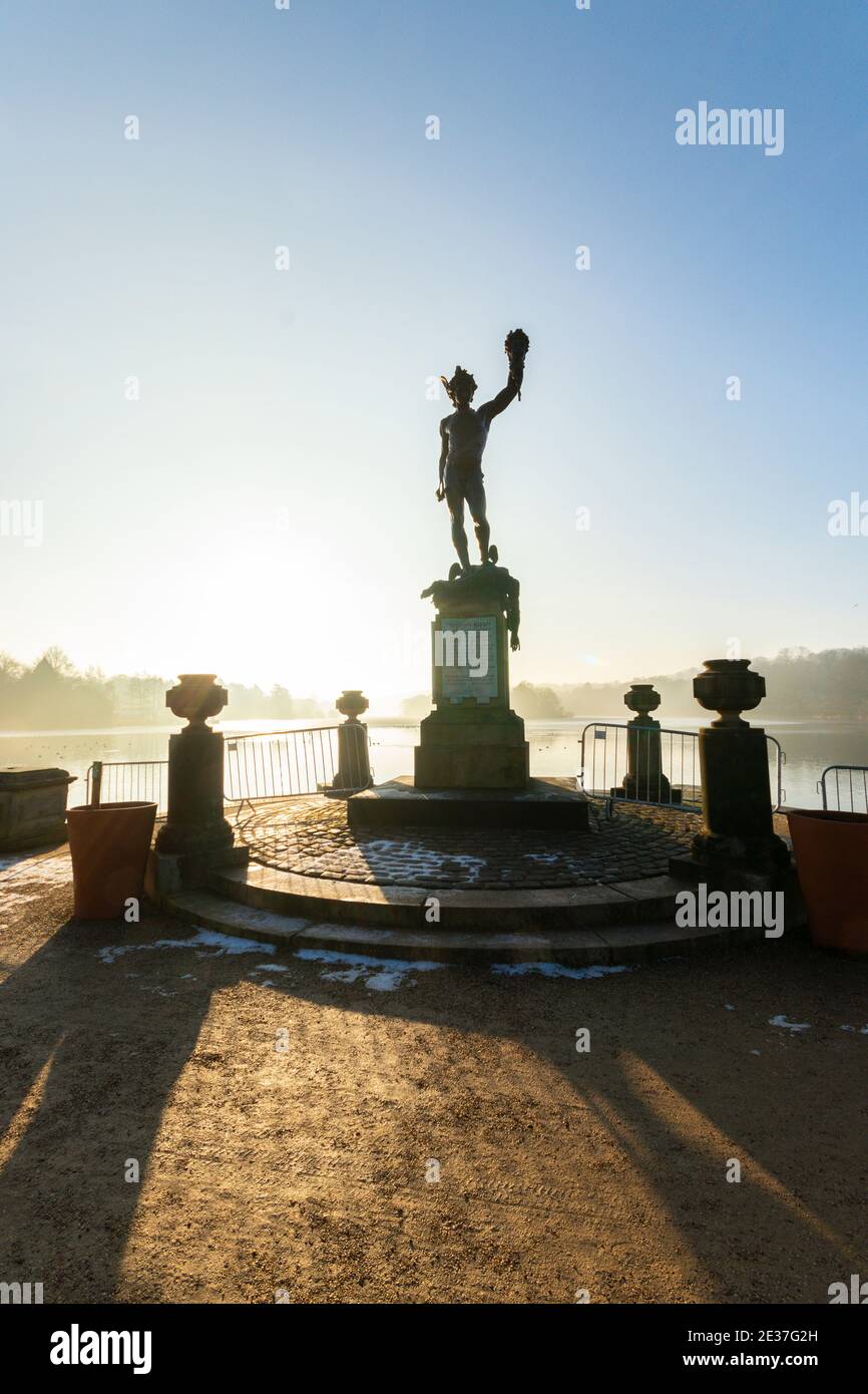 winter silhouette scene of statue of “Perseus with the head of Medusa ...