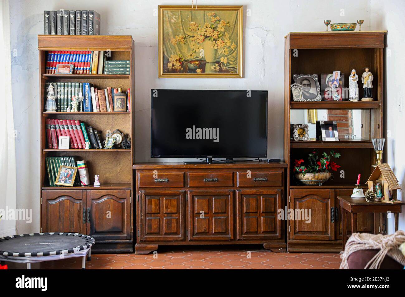 Mueble de madera hi-res stock photography and images - Alamy