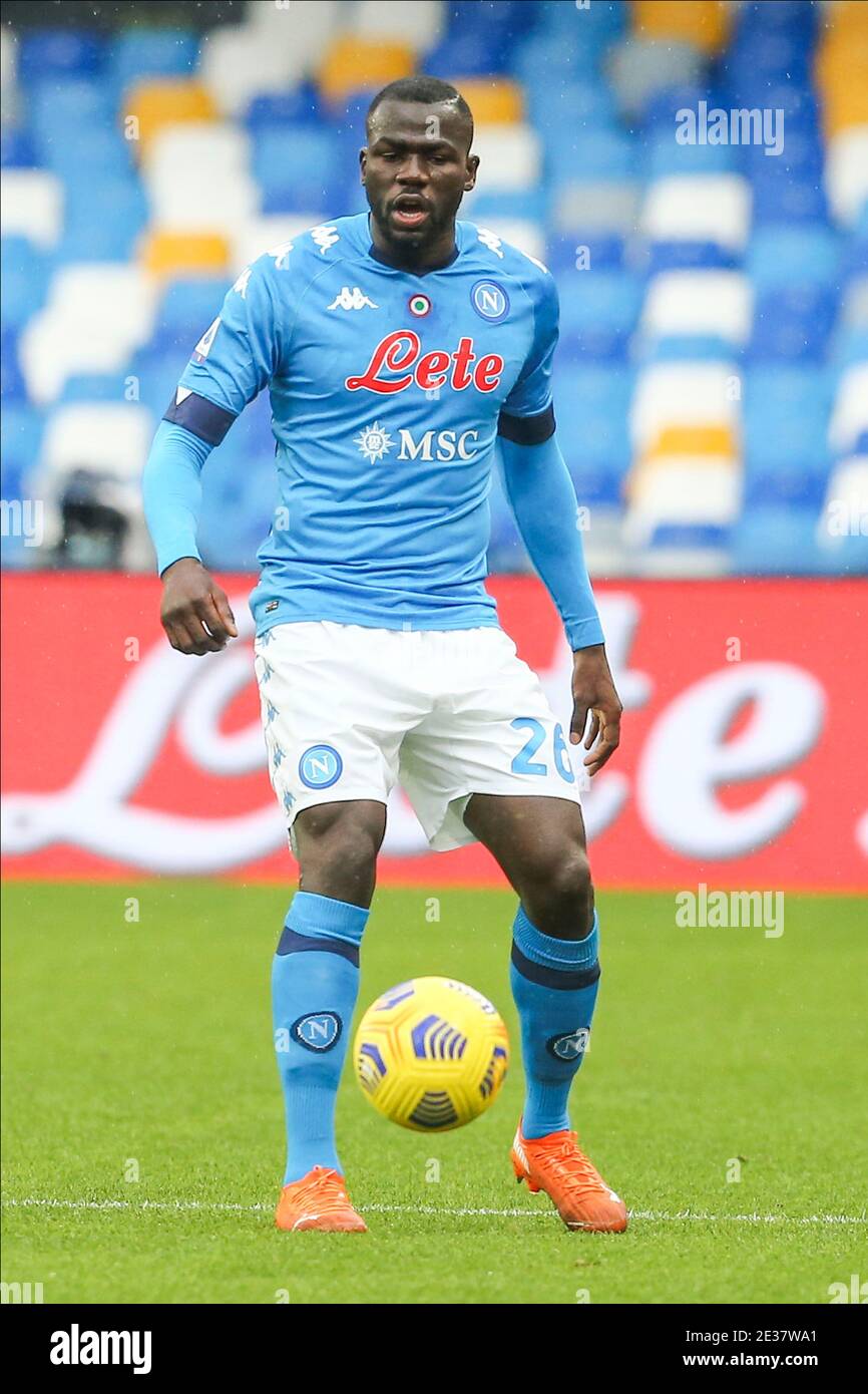 SSC Napoli's Senegalese defender Kalidou Koulibaly controls the ball during  the Serie A football match SSC Napoli vs ACF Fiorentina. Napoli won 6-0  Stock Photo - Alamy