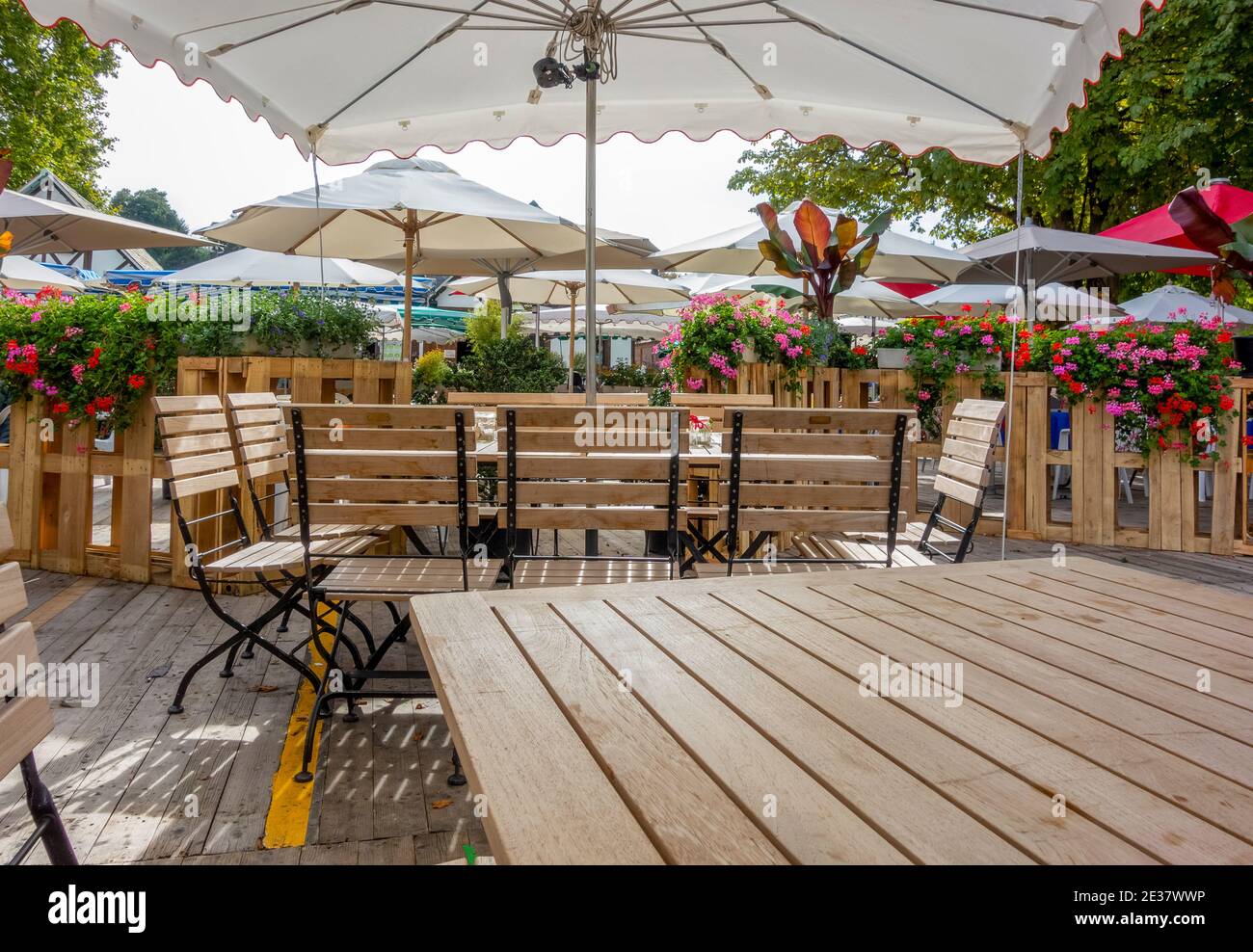 Table bench veranda tables hi-res stock photography and images - Alamy