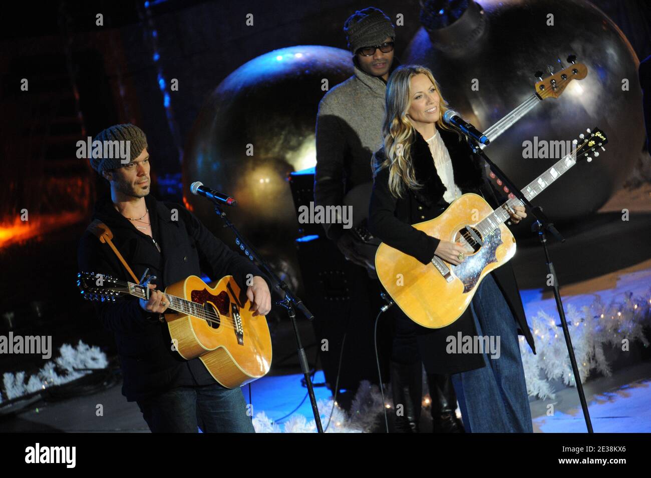 Sheryl Crow performs at the 2010 Rockefeller Center tree lighting at