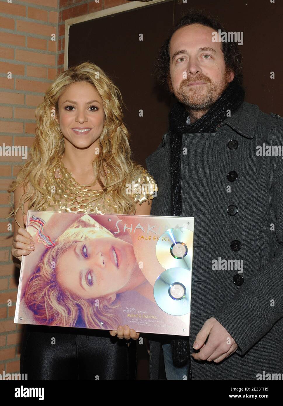 Shakira Sale El Sol