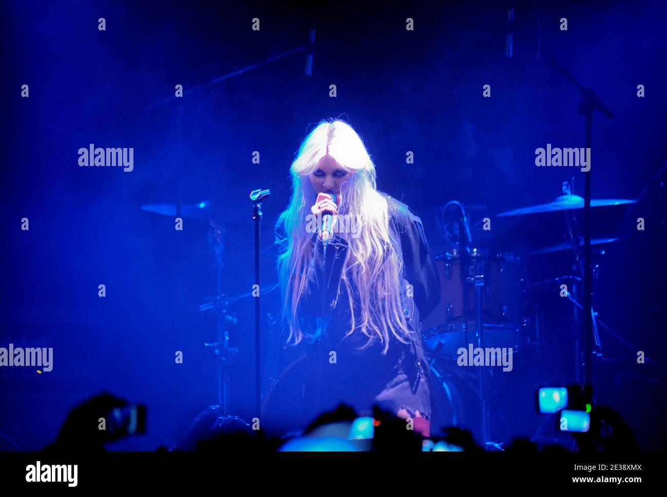 Taylor momsen performs with the pretty reckless hi-res stock photography  and images - Page 7 - Alamy