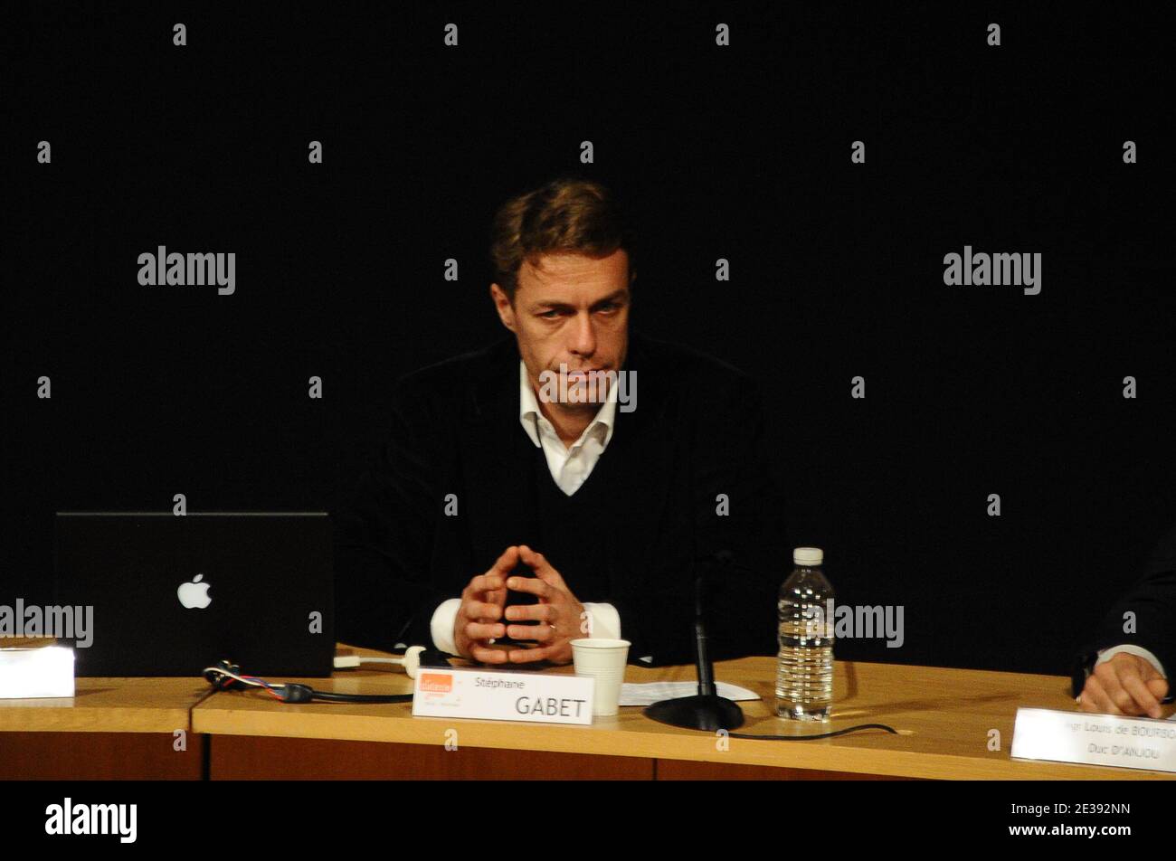 French journalist Stephane Gabet during a press conference held at Grand Palais in Paris, France on December 16, 2010 where scientists said they have identified an embalmed head as belonging to King Henri IV of France, who was assassinated in 1610 at the age of 57. The head was lost after revolutionaries ransacked the royal chapel at Saint Denis, near Paris, in 1793. A head, presumed to be that of Henri IV, has passed between private collectors since then. Photo by Nicolas Briquet/ABACAPRESS.COM Stock Photo