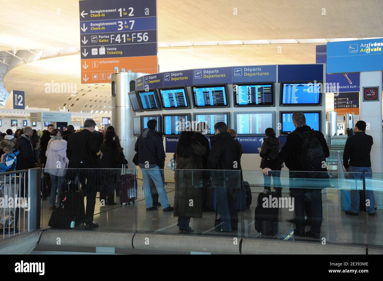 Lush Paris Airports Ordered To Cut Sunday Flights As Heavy Snow Forecast Design for Your Screen Lush Paris Airports Ordered To Cut Sunday Flights As Heavy Snow Forecast Design for Your Screen