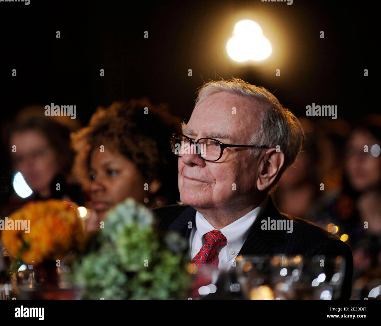 Warren Buffett, Chairman & CEO of Berkshire Hathaway, attends the '2010 Fortune Most Powerful Women Summit' at the Mellon Auditorium in Washington, DC., on October 05, 2010. Photo by Leslie E. Kossoff/ISP Pool/ABACAPRESS.COM (Pictured: Warren Buffett) Stock Photo