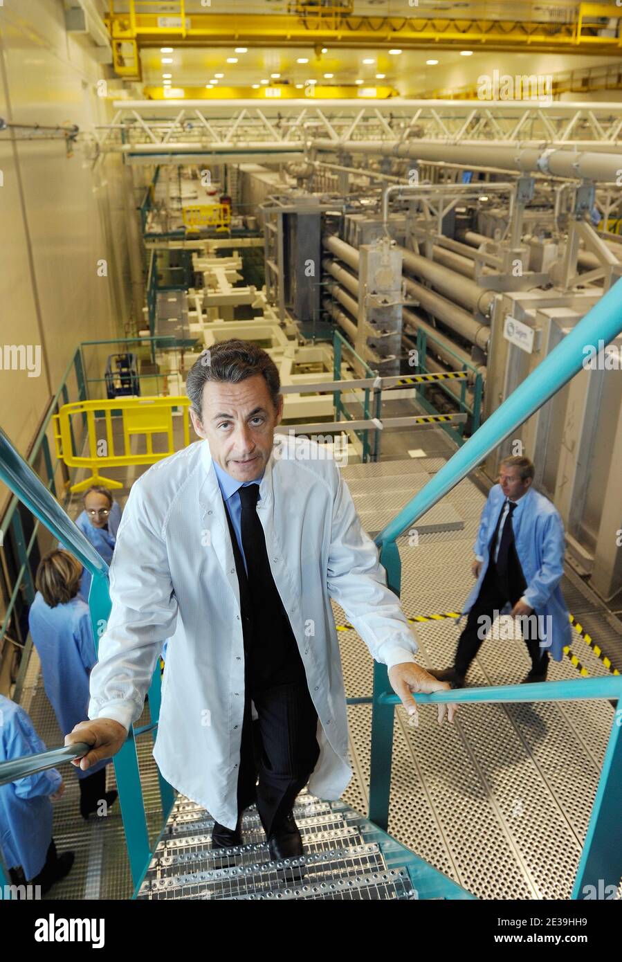 French President Nicolas Sarkozy visits the Megajoule Laser (LMJ) project  of the French Atomic Energy and Alternative Energies Commission CEA  (Commissariat a l'energie atomique et aux energies alternatives) at the CEA  Cesta