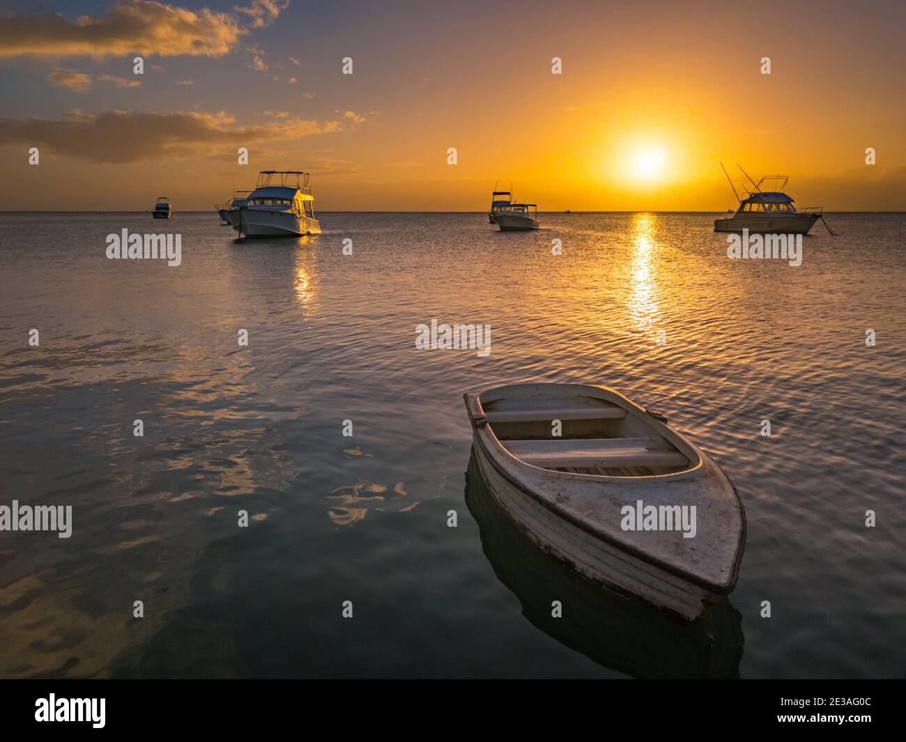 Boats sunset mauritius hi-res stock photography and images - Alamy