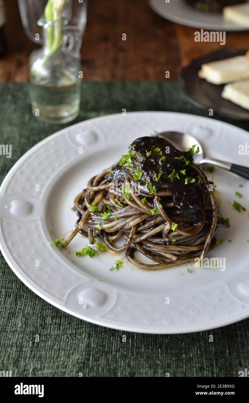 Squid Ink Spaghetti Stock Photo Alamy squid-ink-spaghetti-stock-photo-alamy