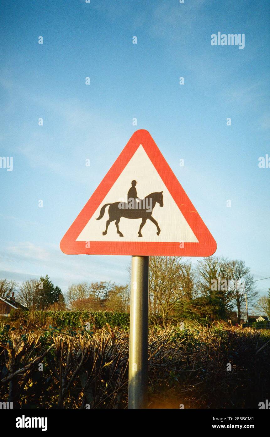 Horse riders road sign hi-res stock photography and images - Alamy