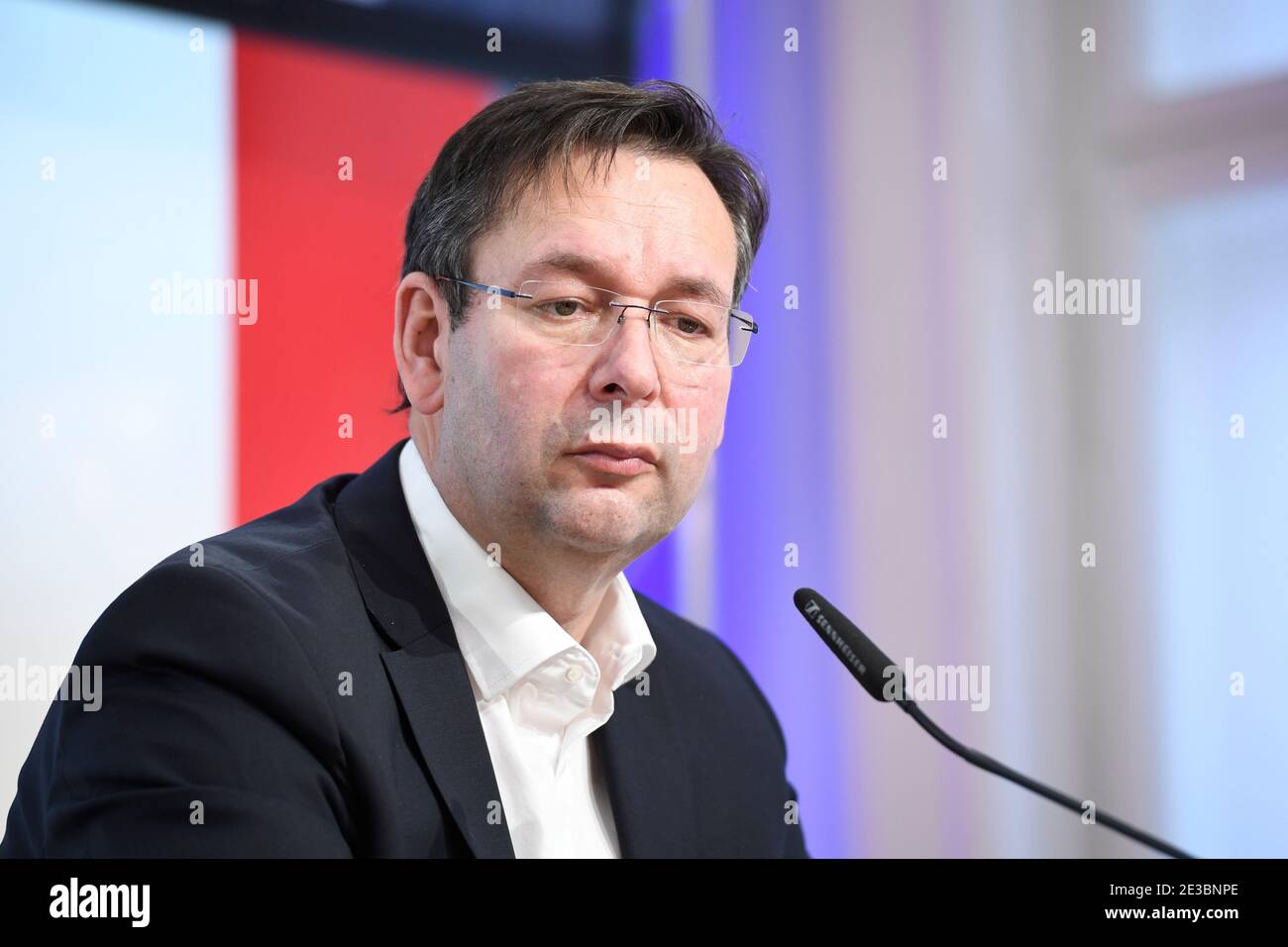 Vienna, Austria. 18th Jan, 2021. Press conference with FPÖ Education spokesman Hermann Brückl. The topics are the corona compulsory measures and the situation at schools. Credit: Franz Perc/Alamy Live News Stock Photo
