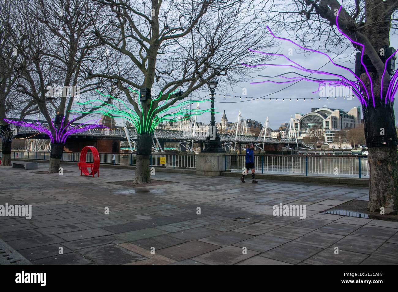 WESTMINSTER  LONDON, UK  18 January 2021.  David Ogle installation Loomin. London Southbank along the Thames river  embankment  is quiet on a Monday morning  during the new coronavirus lockdown. The government has pleaded with the public and urged Londoners to adhere to lockdown rules which were introduced to combat  the spread of a new  COVID-19 mutant strain. Credit: amer ghazzal/Alamy Live News Stock Photo