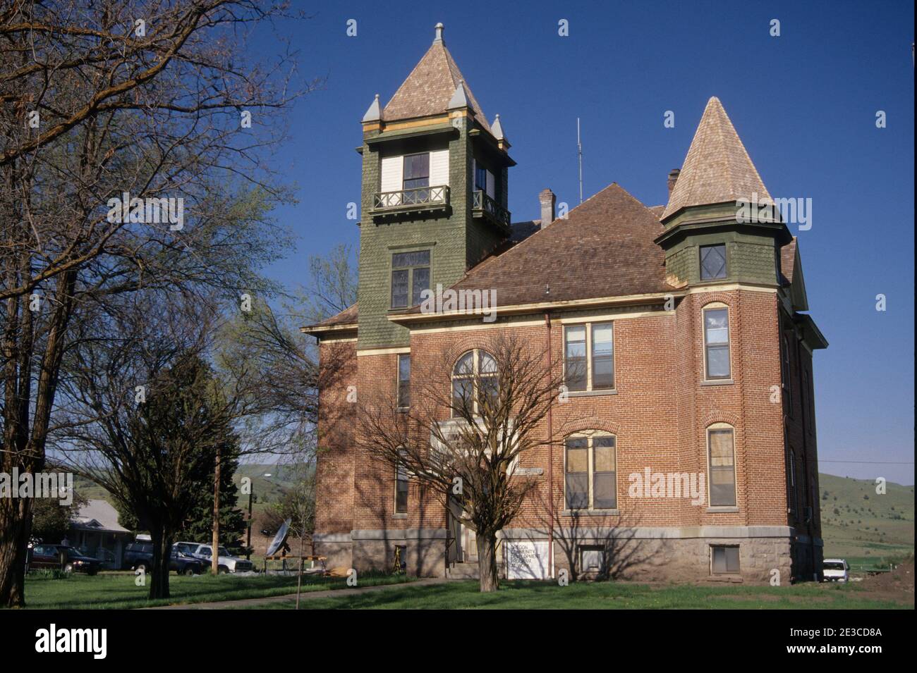 Small town courthouse hires stock photography and images Alamy