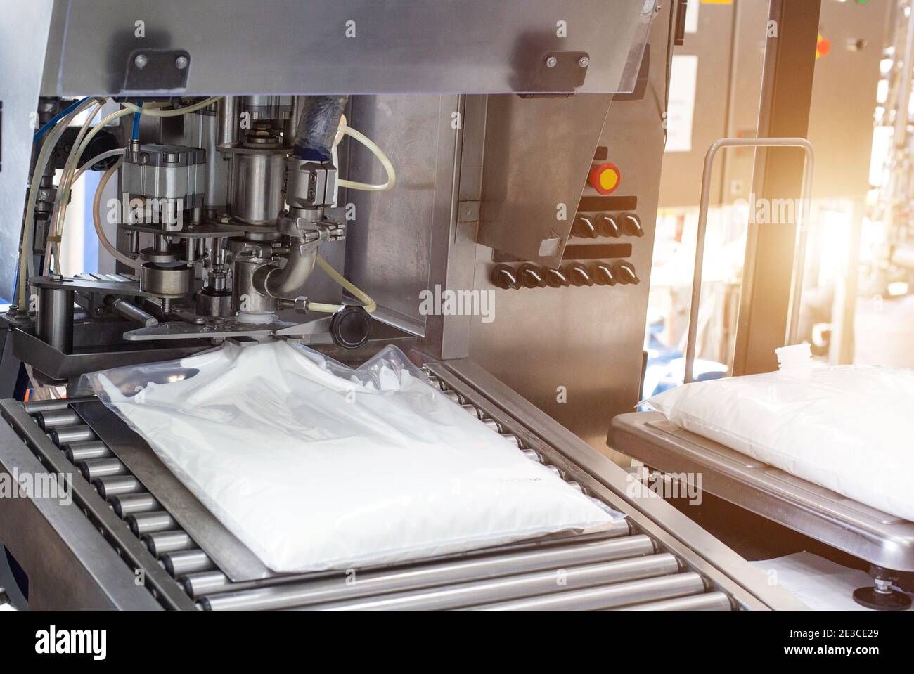 Production and manufacture of milk cream from cow's milk. Automatic, high fat automatic cream