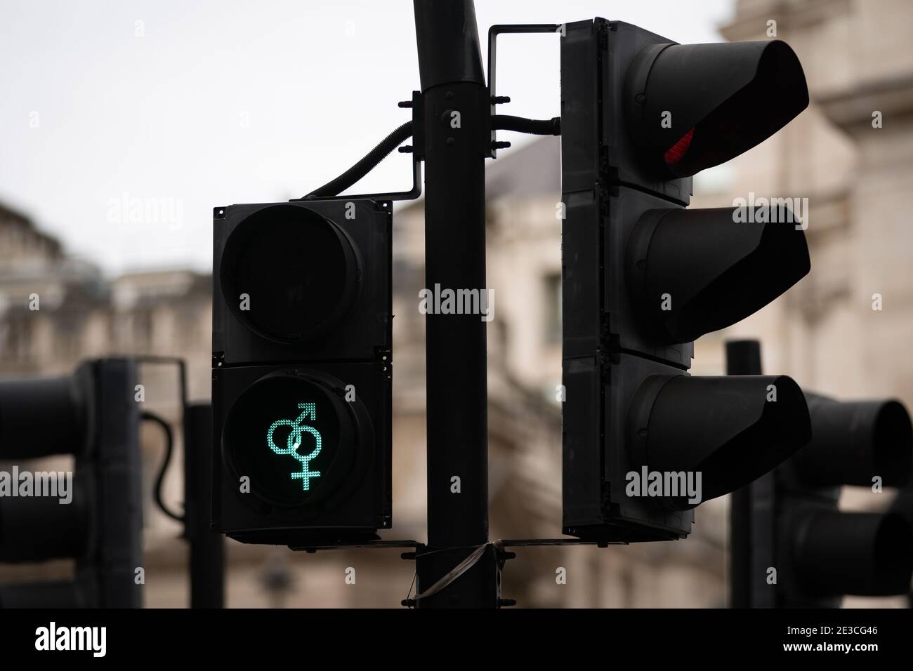 Traffic lights in Trafalgar Square, London. Picture date: Monday January  18, 2021 Stock Photo - Alamy