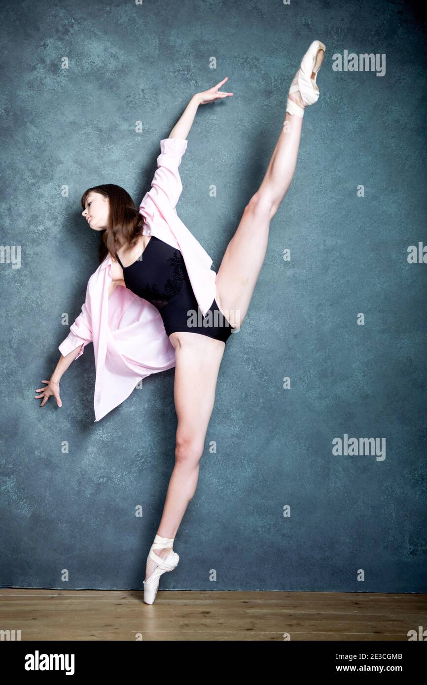 Ballerina with long legs Stock Photo Alamy